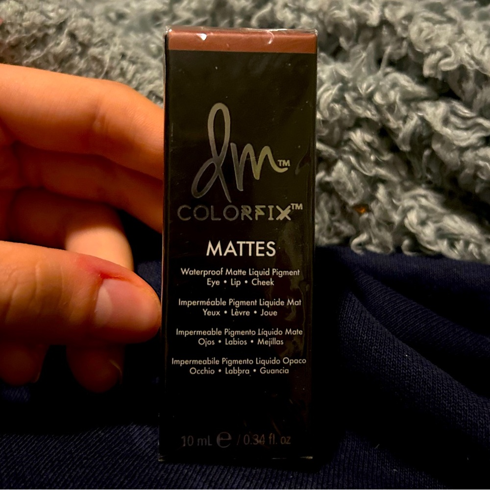 Dm color fix matte eye,lip,cheek pigment Latte